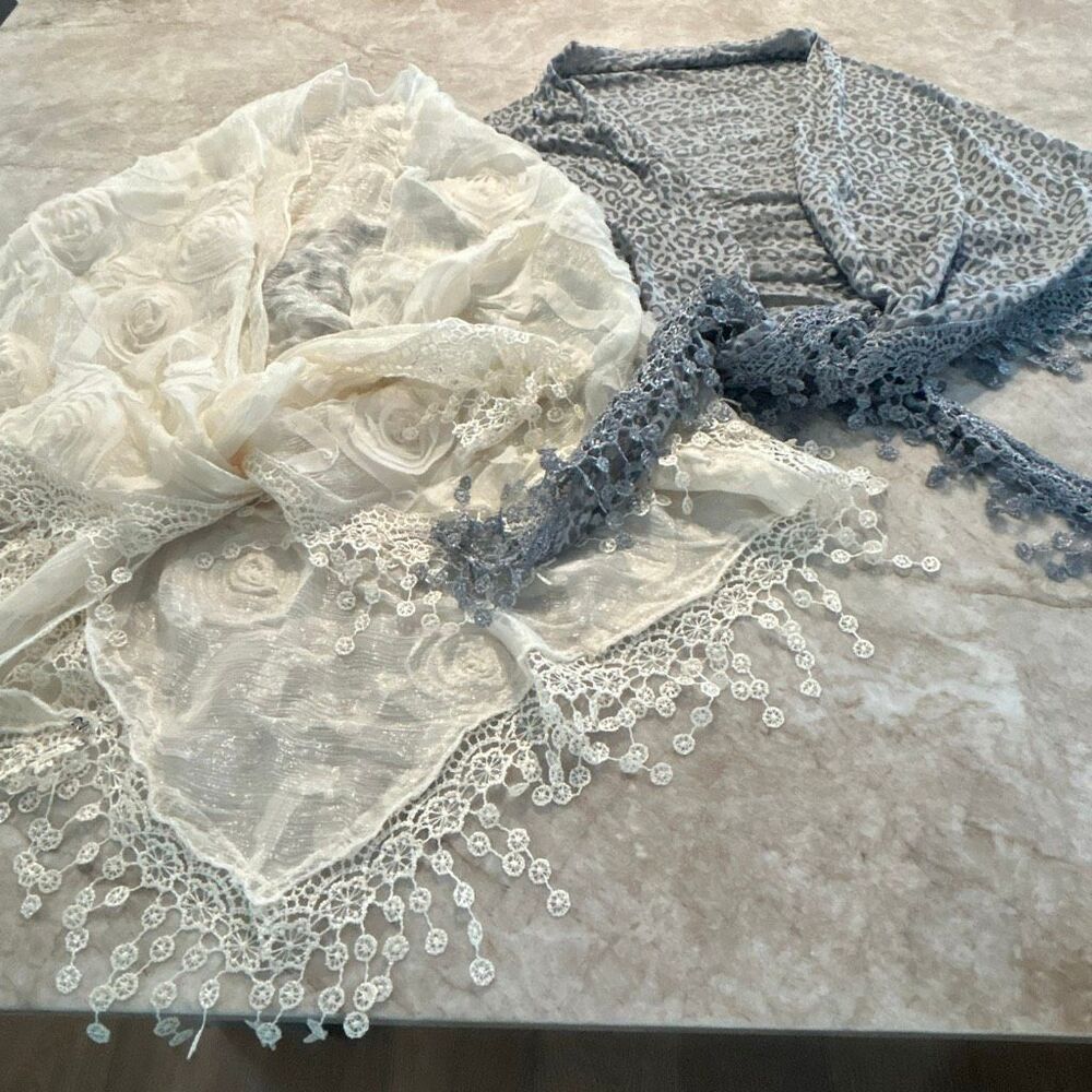 Bundle of 2 Scarfs